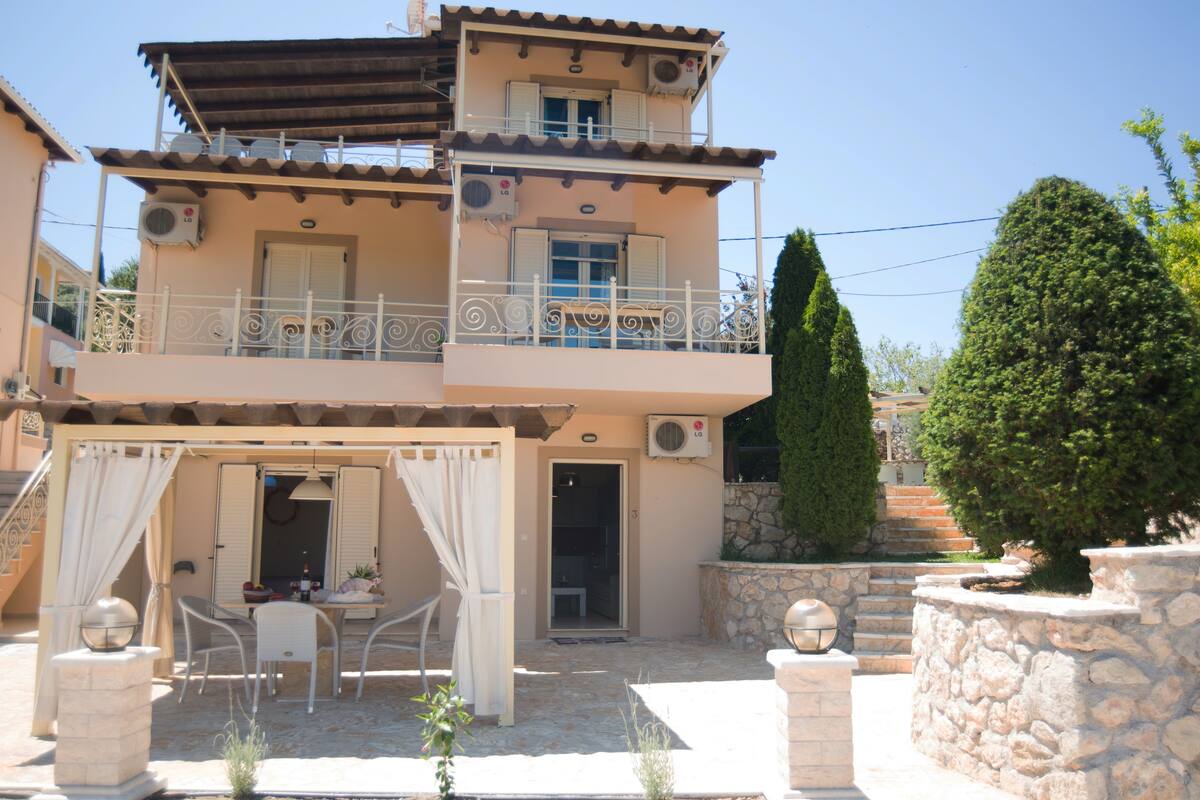 Deluxe Apartment, 1 Bedroom, Garden View | Terrace/patio