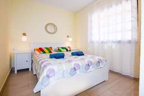 Economy-Apartment, 2 Schlafzimmer, Eckzimmer | 1 Schlafzimmer, hochwertige Bettwaren, Verdunkelungsvorhänge