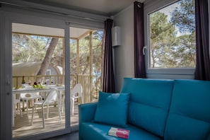 Free WiFi, bed sheets - Estival Torre de la Mora (Tarragona)