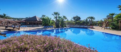 Seasonal outdoor pool, sun loungers, lifeguards on site