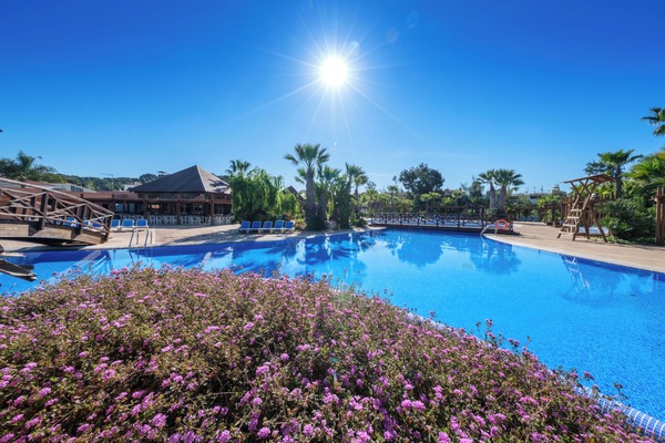 Seasonal outdoor pool, sun loungers, lifeguards on site