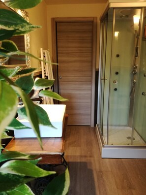 Luxury-Suite, eigenes Bad | Badezimmer