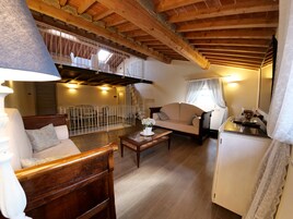 奢华套房, 私人浴室 | 迷你吧、特色家居、熨斗/熨衣板、免费婴儿床