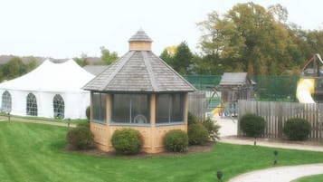 Área de juegos infantiles al aire libre
