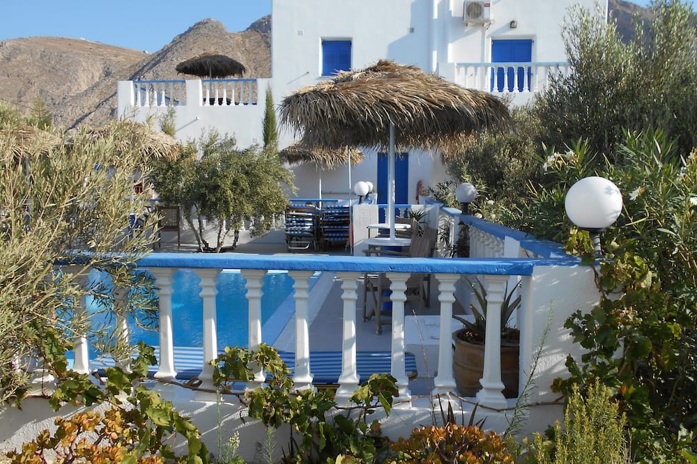 Studios Apartments Kapetanios