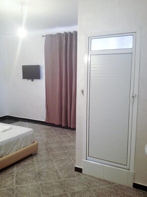 Comfort Room | Bathroom | Free toiletries, hair dryer