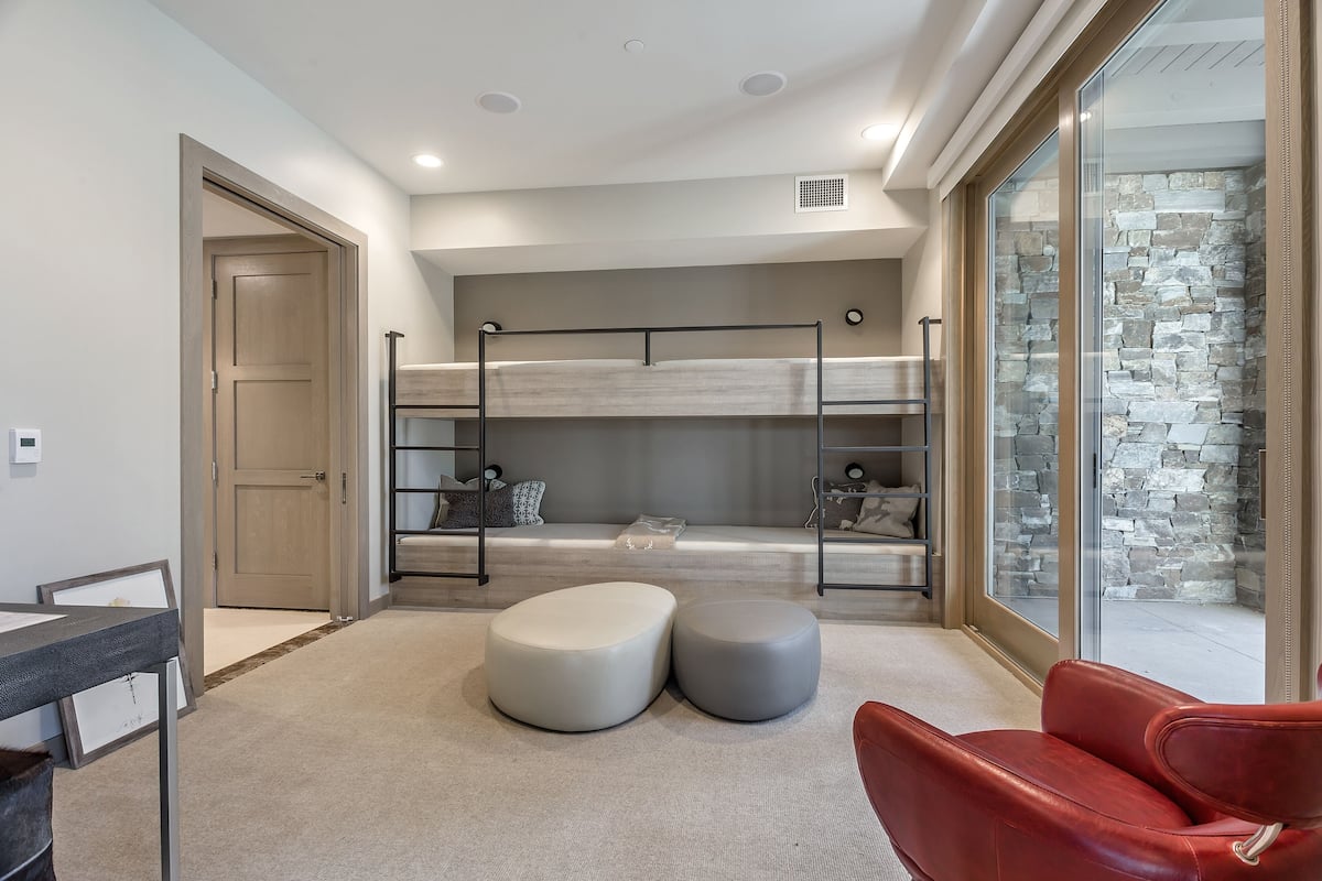Luxe beddengoed, een kluis op de kamer, individueel gedecoreerd
