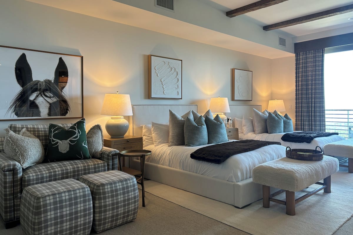 Luxe beddengoed, een kluis op de kamer, individueel gedecoreerd