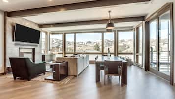 Premium-Suite, 5 Schlafzimmer (King) | Wohnbereich | Flachbildfernseher