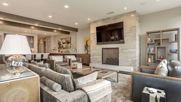 Suite, 3 Bedrooms (Platinum) | Living area