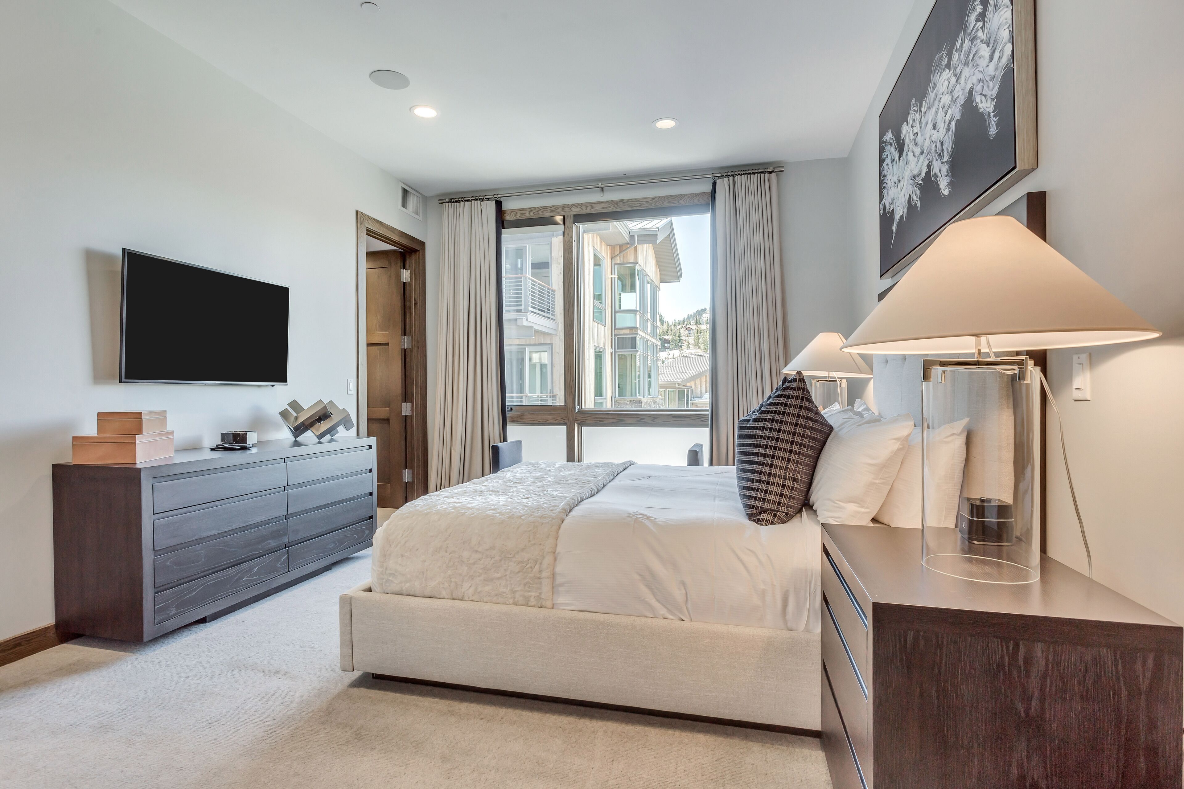 Suíte premium, 5 quartos (King) | Roupas de cama premium, cofres nos quartos
