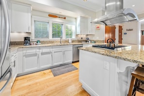 Village Home - 4br - Evergreen | Private kitchen