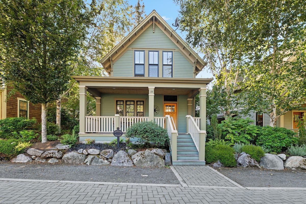 Village Home - 3br - Seaglass