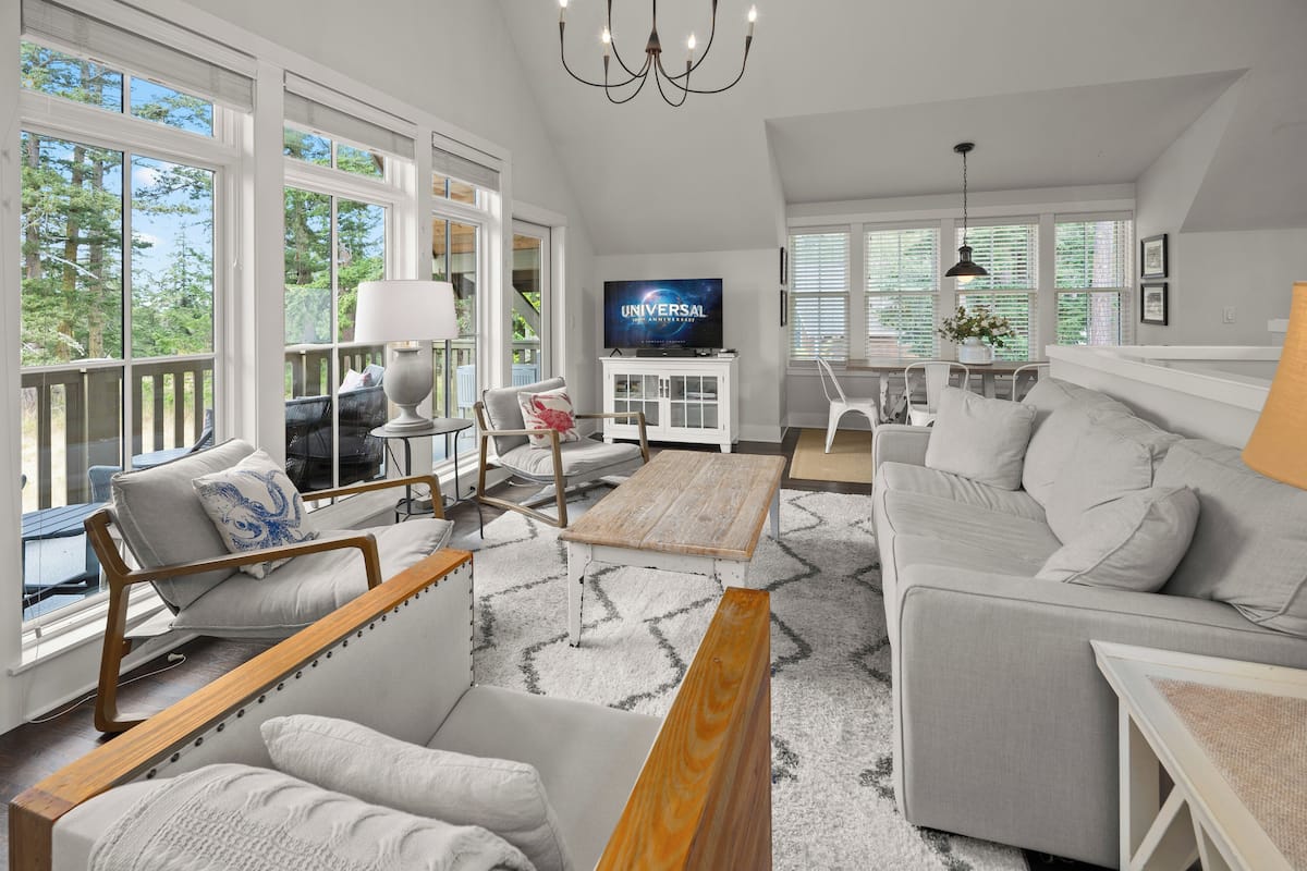 Family House, 2 Bedrooms, Kitchen, Partial Ocean View | Living area | LCD TV