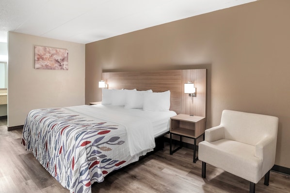 Iron/ironing board, free WiFi, bed sheets