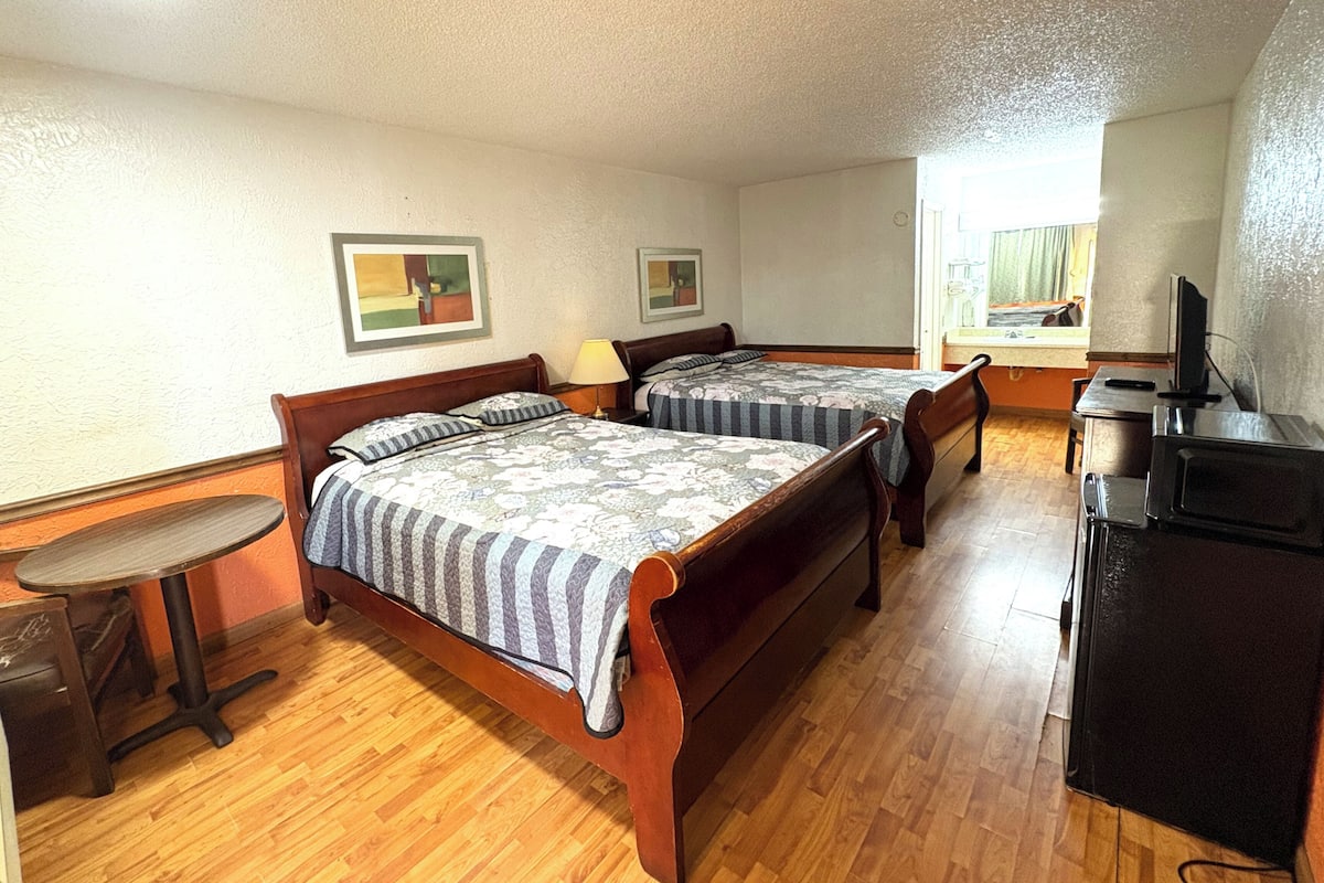 Room, 2 Queen Beds, Non Smoking
