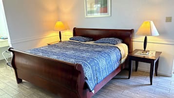 Rom, 1 kingsize-seng, ikke-røyk | 1 soverom, kablet internett (inkludert) og sengetøy