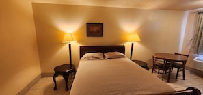 1 habitación, internet por cable gratis y ropa de cama