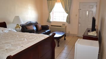 Basic Room, 1 Queen Bed, Non Smoking | 1 bedroom, free wired internet