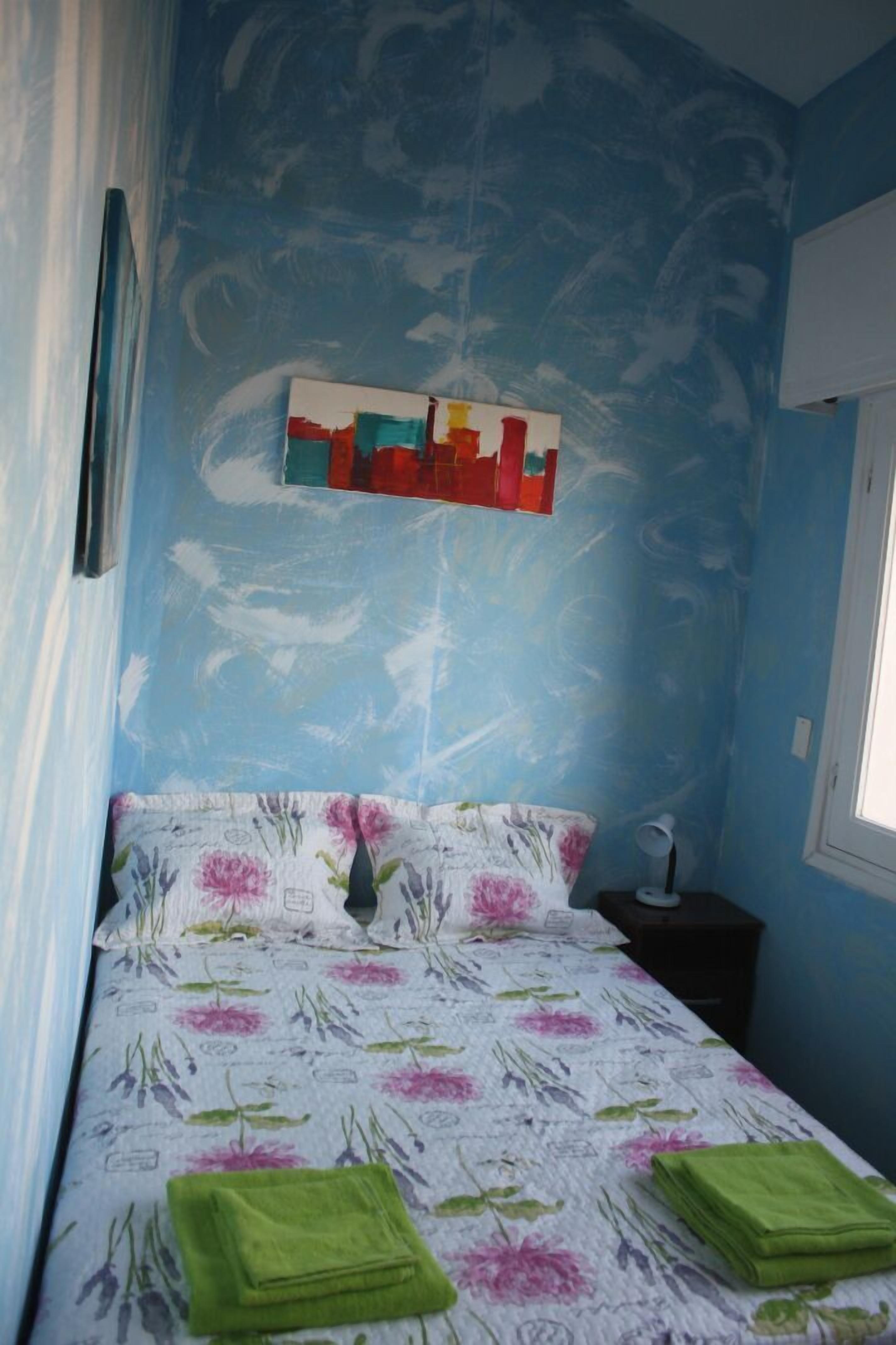  1 Bed in a 2 Beds Shared Room, Shared bathroom | เตารีด/โต๊ะรีดผ้า, Wi-Fi ฟรี