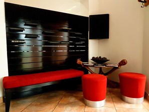 Coin salon dans le hall