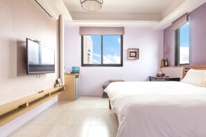 Signature Double Room, Balcony | Desk, free WiFi