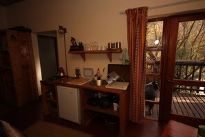 大型雪櫃/冰箱、爐具、廚房用具/餐具/器皿