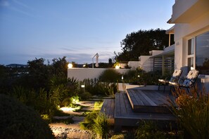 Fassade der Unterkunft – Abend/Nacht