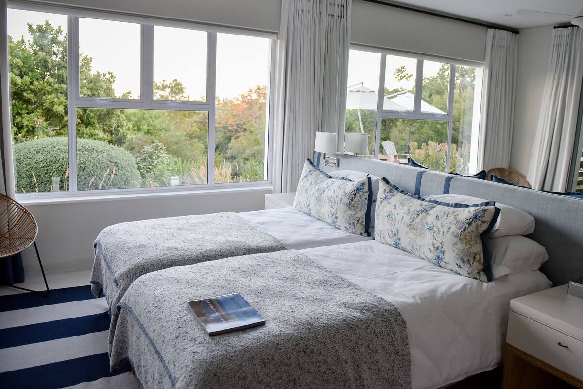 Habitación Deluxe con 2 camas individuales, 2 camas individuales (Blu) | Sábanas de algodón egipcio, ropa de cama de alta calidad, caja fuerte