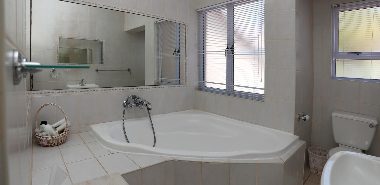 separate bathtub and shower, deep-soaking bathtub, free toiletries