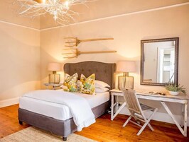 Habitación doble, 1 habitación | Escritorio, cortinas opacas, wifi gratis y ropa de cama