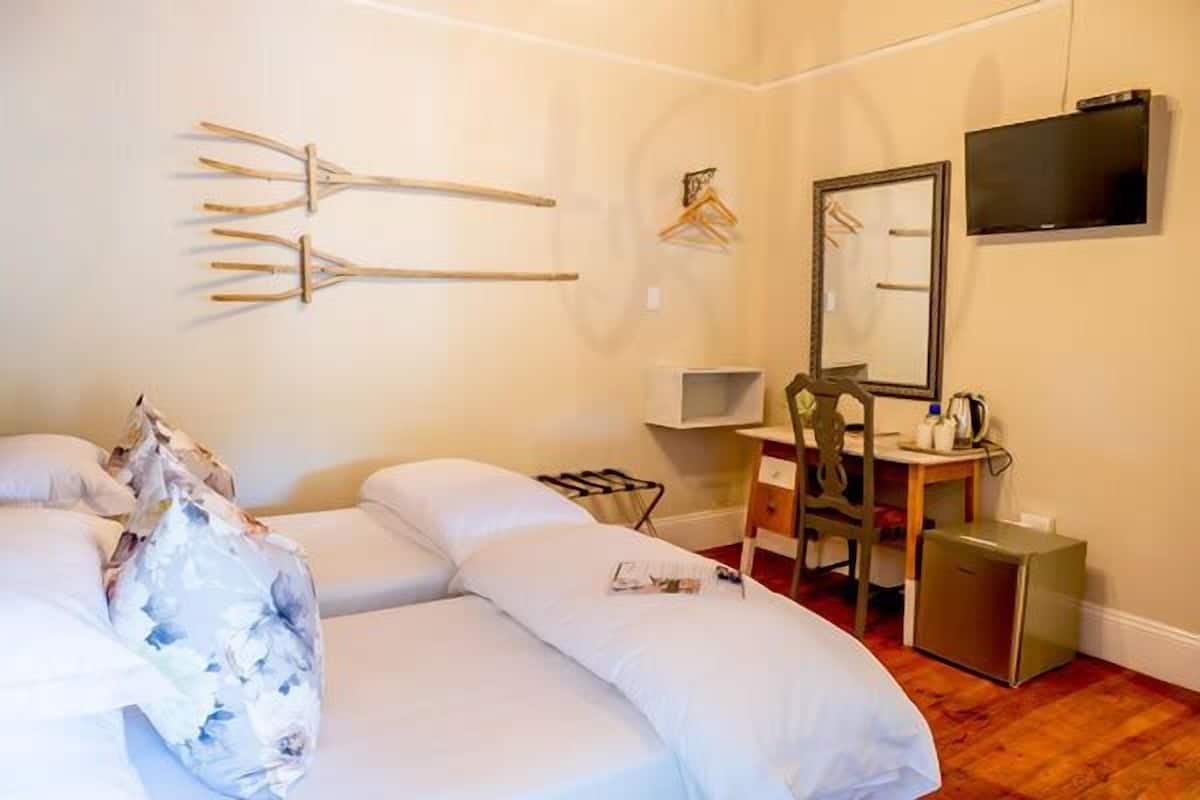 Zweibettzimmer, 1 Schlafzimmer | 1 Schlafzimmer, Schreibtisch, Verdunkelungsvorhänge, kostenloses WLAN