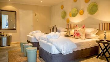 Family Room | 1 bedroom, desk, blackout drapes, free WiFi