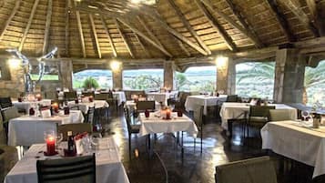 Daily buffet breakfast (NAD 95 per person)