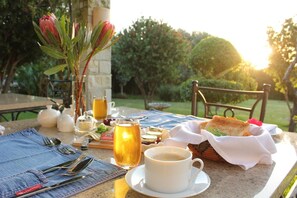 Free full breakfast - Paradise Cove Country House (Wilderness)