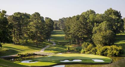 Colonial Houses, an Official Colonial Williamsburg Hotel