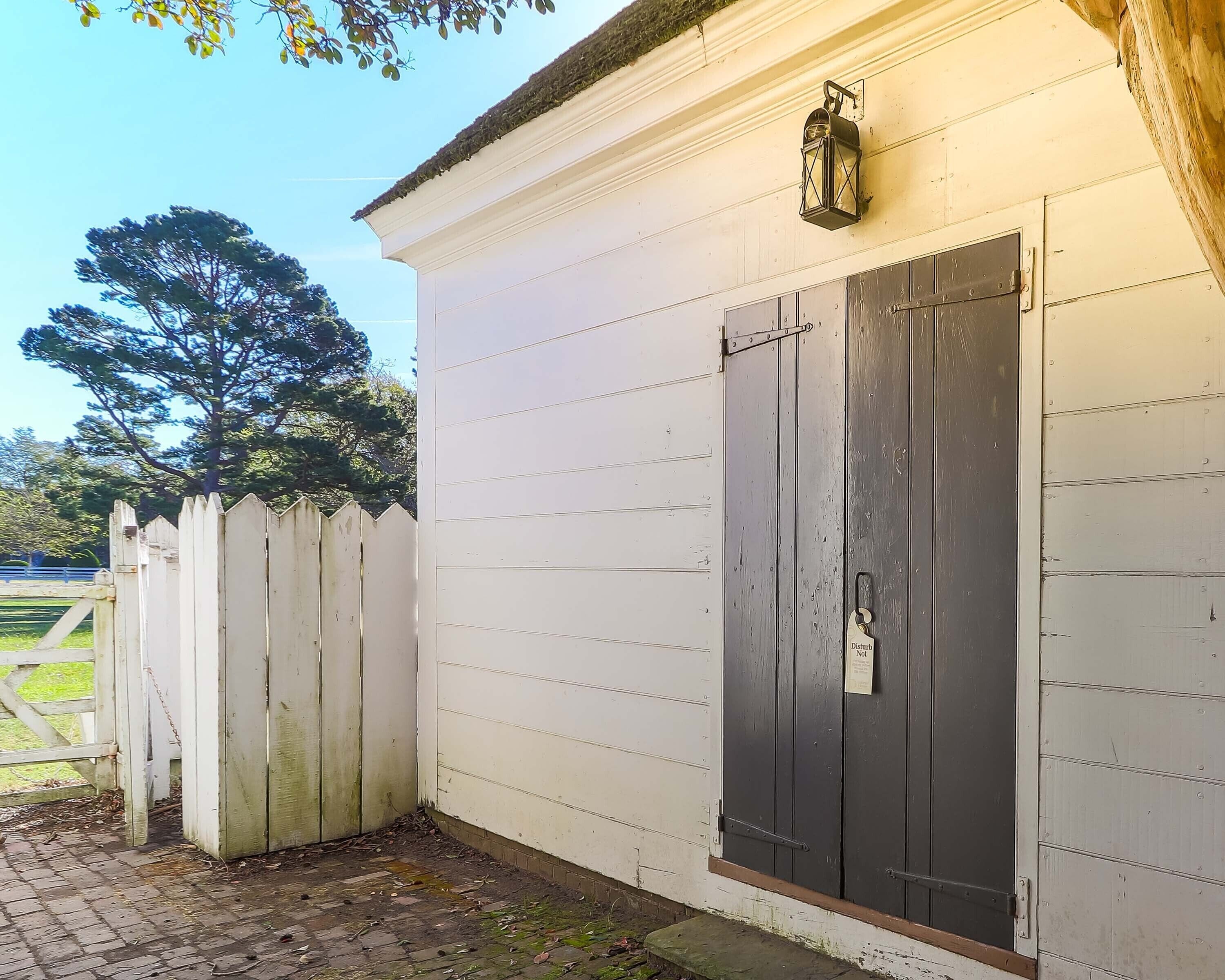 classic house, 1 king bed, garden view (studio) | view from room