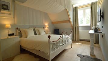 8 habitaciones y wifi