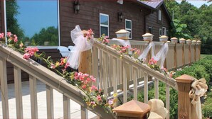Outdoor wedding area - Pipestem Spa Event Center and Mountain Chalets (Pipestem)