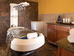 Couples treatment rooms, hot tub, Turkish bath, body treatments - Pipestem Spa Event Center and Mountain Chalets (Pipestem)