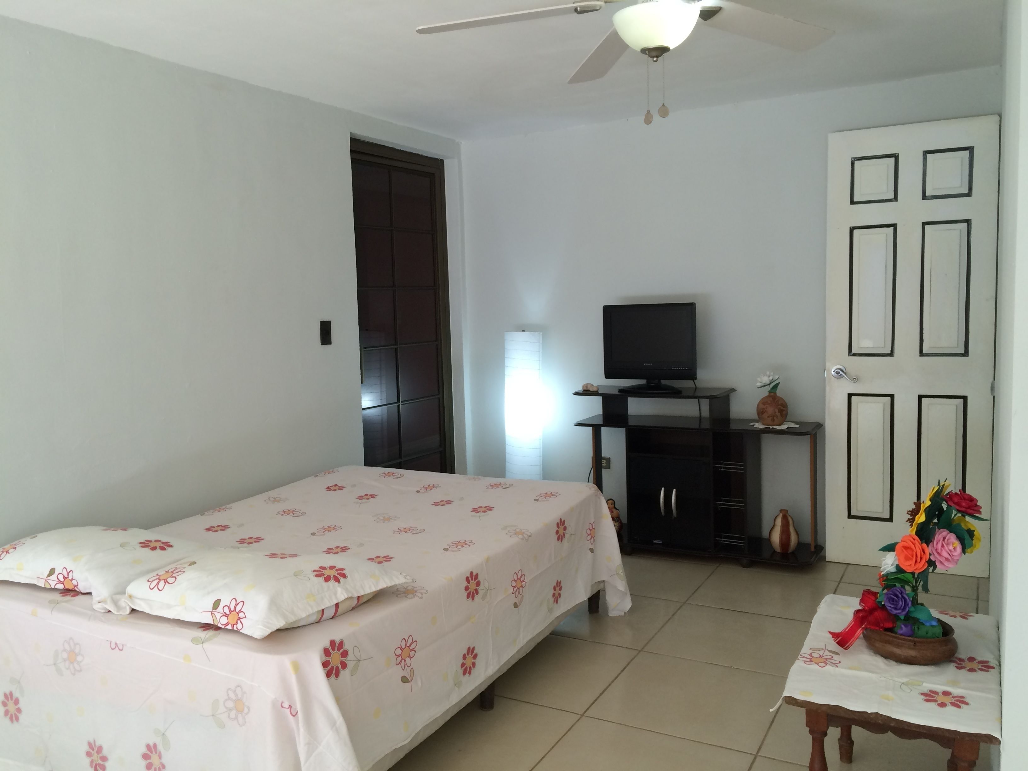 Phòng đôi, 2 giường đôi | Bàn, giường gấp/giường phụ (miễn phí) 