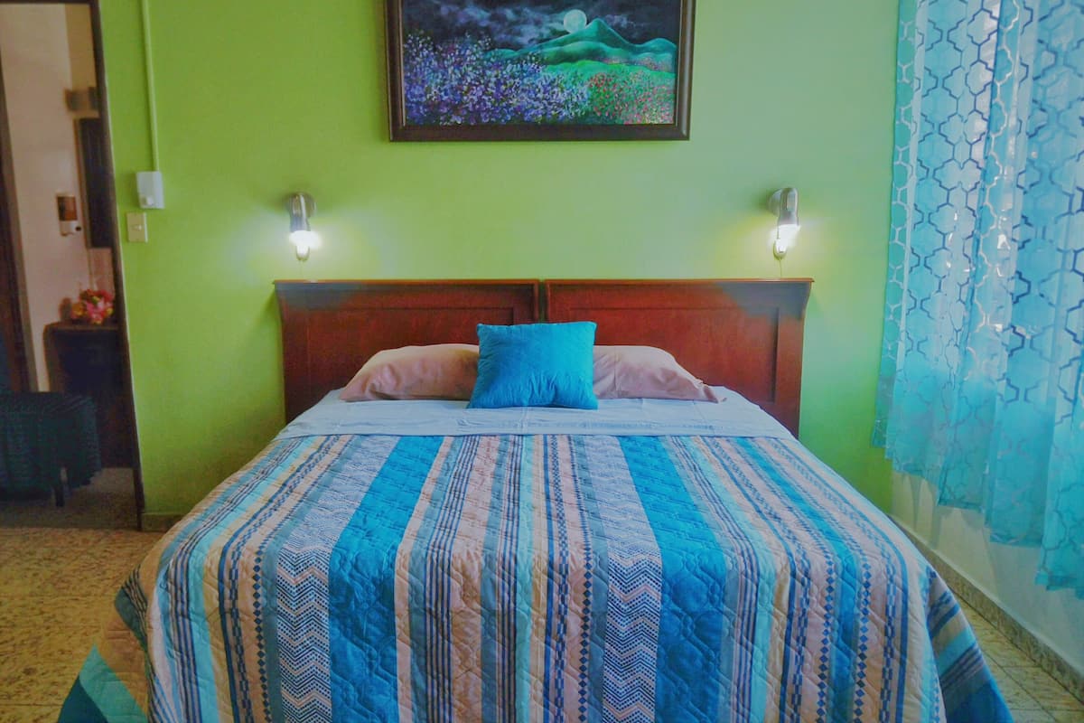 In-room safe, free WiFi, bed sheets