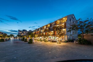 Fachada del alojamiento - Noche