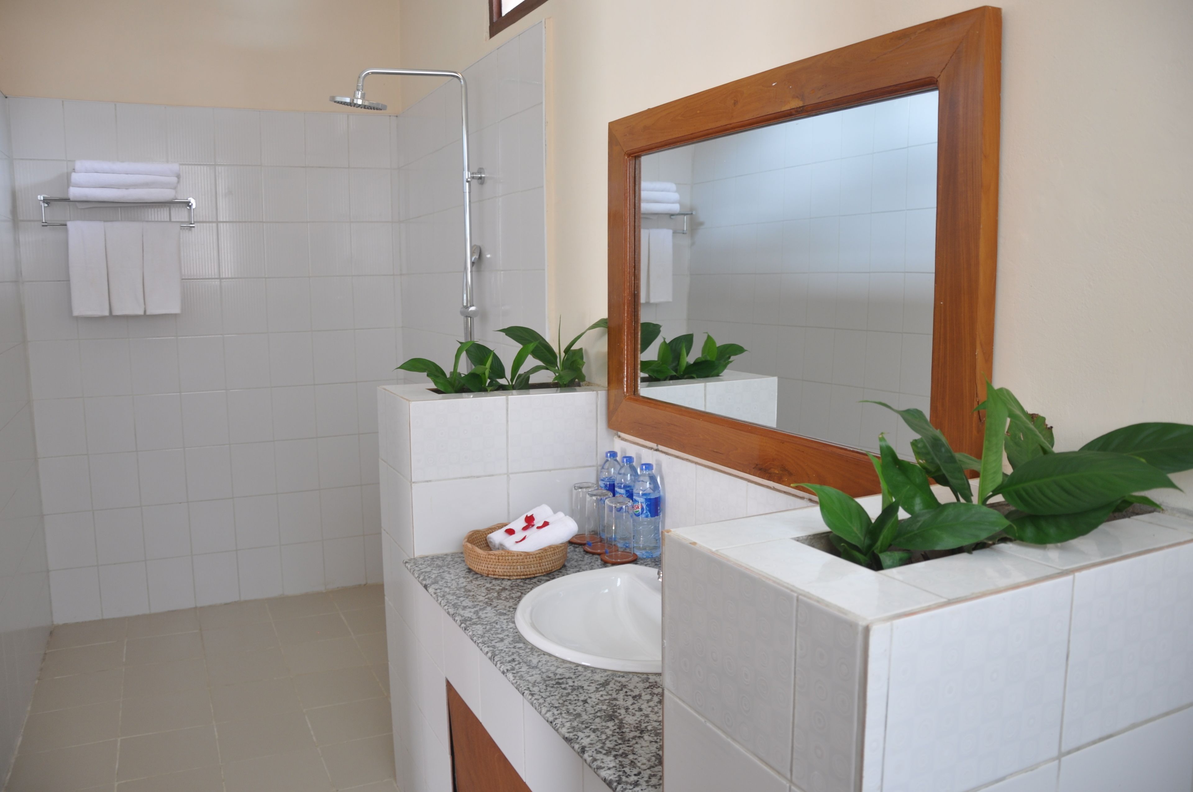 Phòng dành cho gia đình | Phòng tắm | Buồng tắm vòi sen, đồ dùng nhà tắm miễn phí, máy sấy tóc 