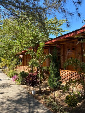 Property grounds - Trinity Family Inn (Nyaungshwe)