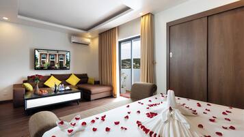 開放式套房, 花園景 | 迷你吧、房內夾萬、獨特裝修、書桌