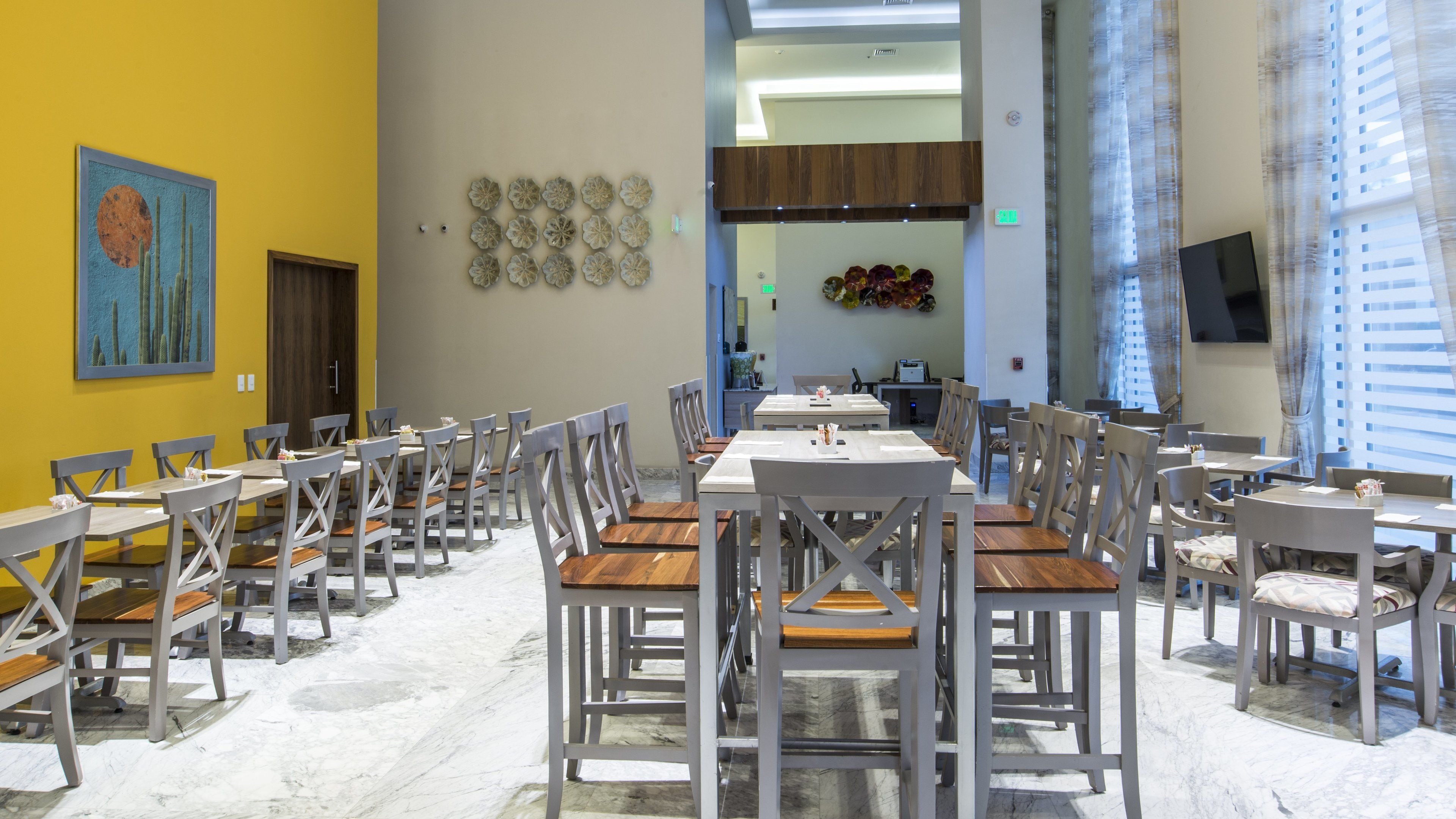 包含每日自助早餐