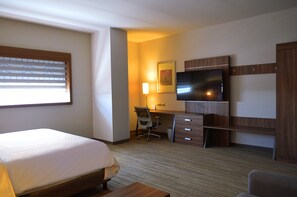 In-room safe, desk, iron/ironing board, free cots/infant beds - Holiday Inn Express & Suites Ciudad Obregon by IHG (Cajeme)