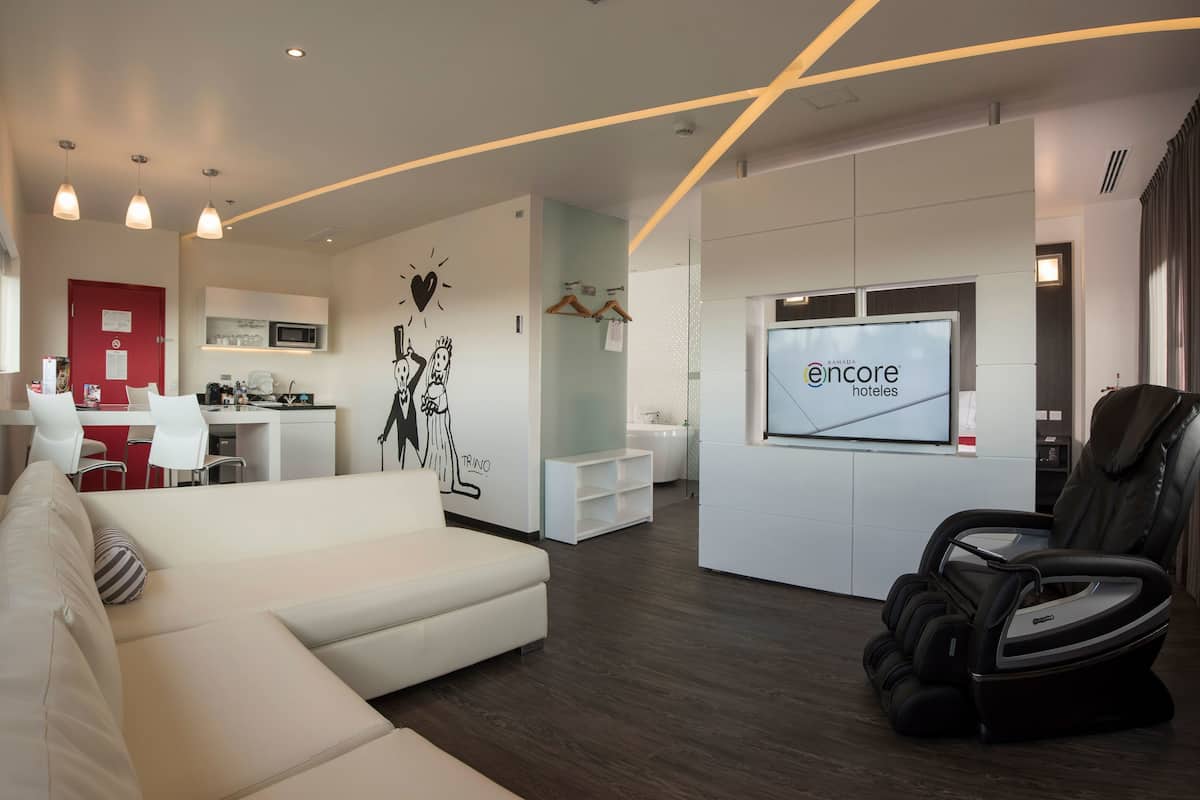 suite, 1 king bed, non smoking (relax) | private kitchenette | coffee/tea maker