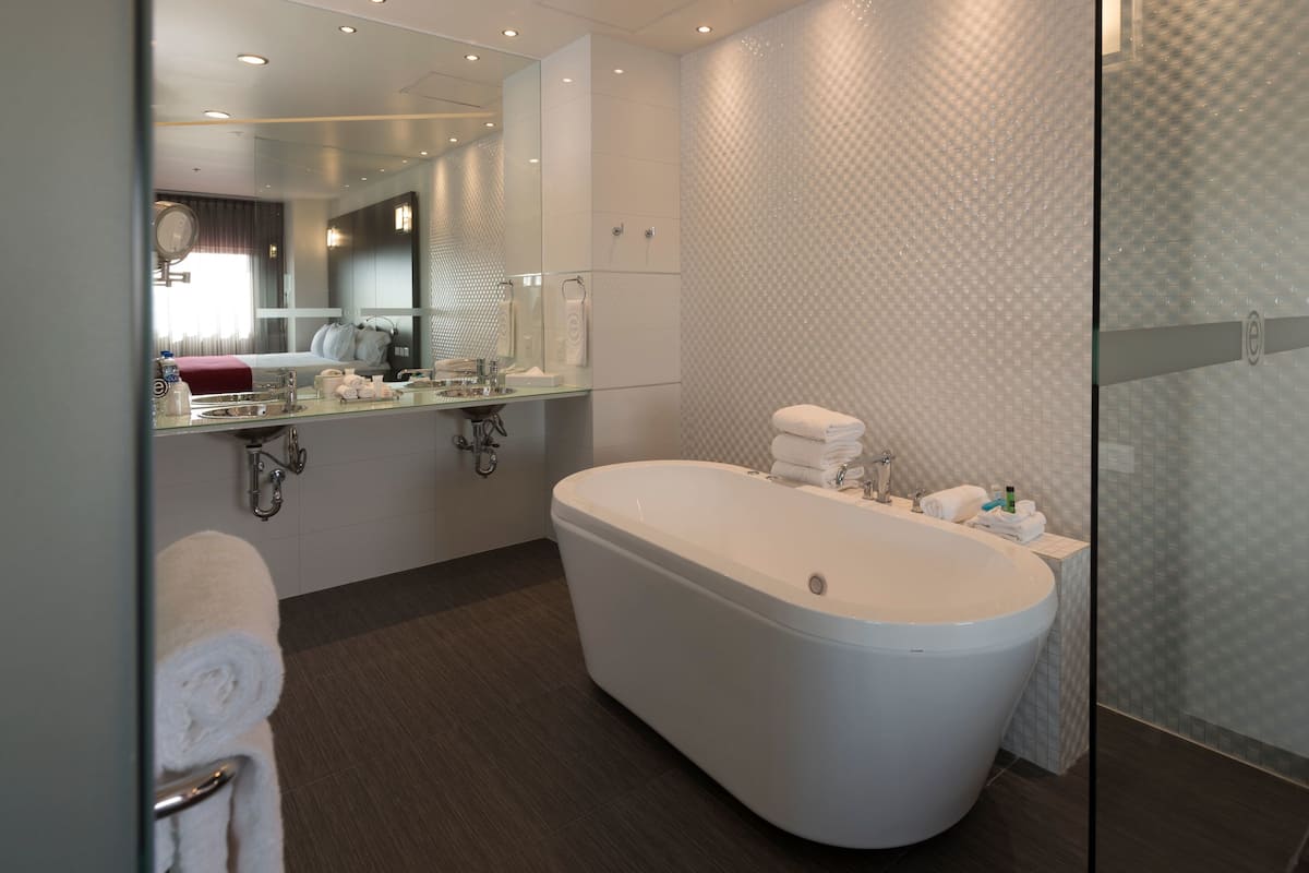 suite, 1 king bed, non smoking (relax) | jetted bathtub